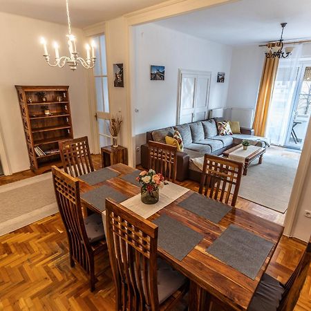 Bright & Spacious Riverside Apartment With Balcony ブダペスト エクステリア 写真
