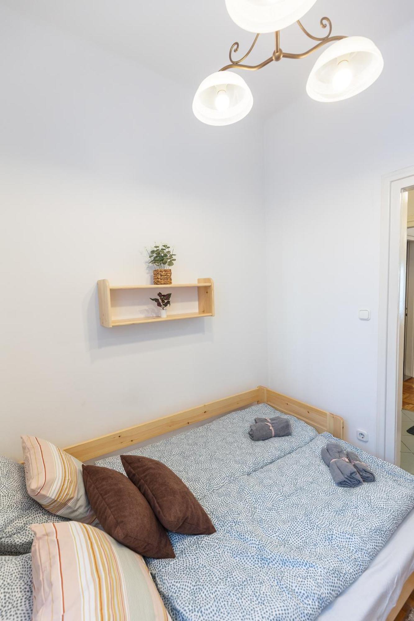 Bright & Spacious Riverside Apartment With Balcony ブダペスト エクステリア 写真