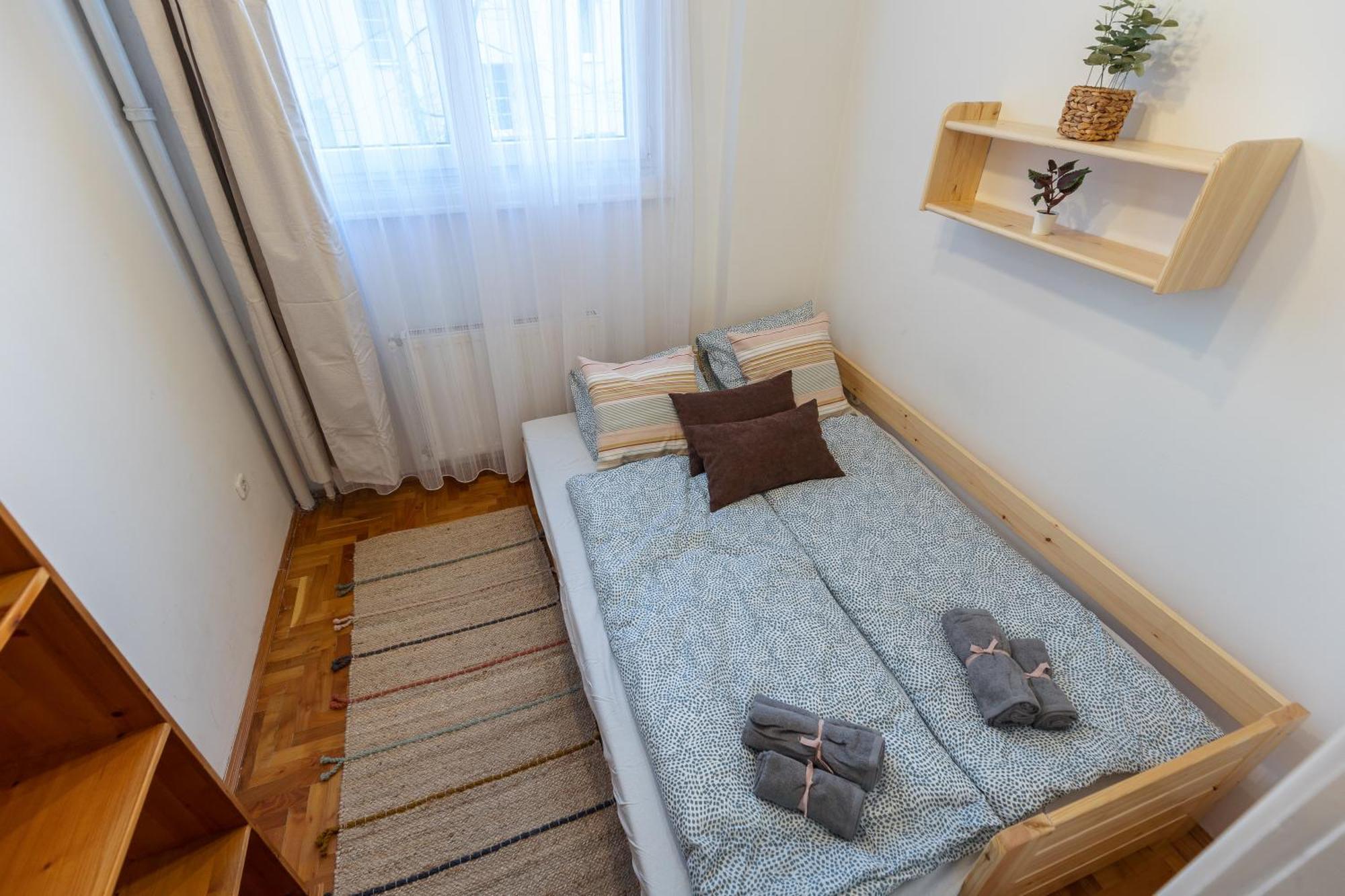 Bright & Spacious Riverside Apartment With Balcony ブダペスト エクステリア 写真