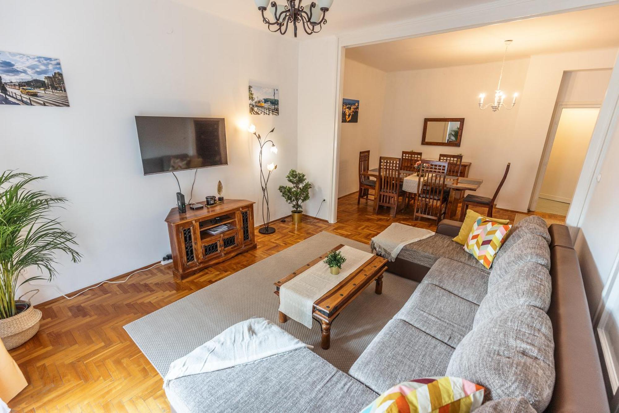 Bright & Spacious Riverside Apartment With Balcony ブダペスト エクステリア 写真